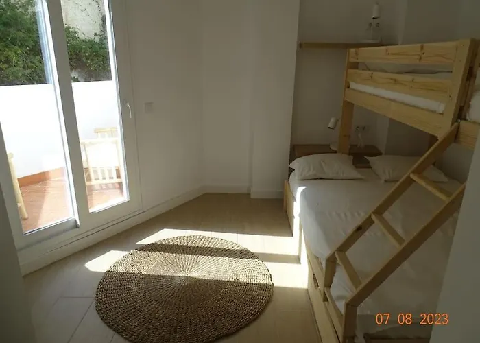 Διαμέρισμα Large Terrace Beach-side